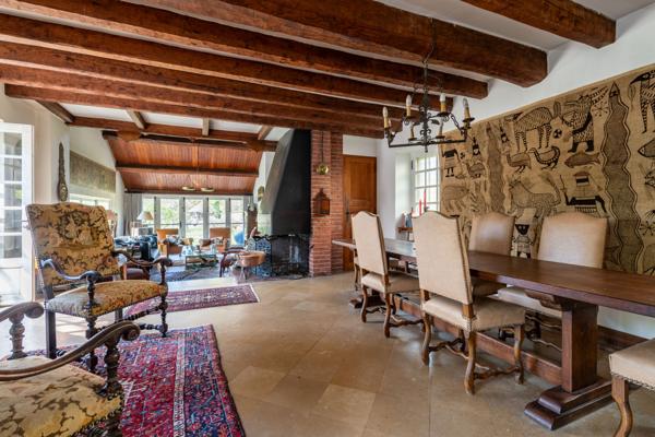 Janville-sur-Juine (91510) Maison de Maître en pierre du XIXe siècle avec parc arboré et piscine, à 45 min de Paris