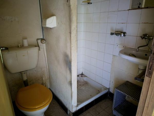 Maison Charentaise à restaurer avec dépendances