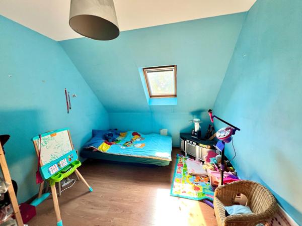 Maison récente de 4 chambres sur un jardin de près de 2000 m²