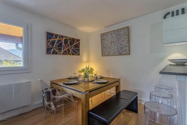 Duplex T3 avec terrasse, vue château – Menthon-Saint-Bernard