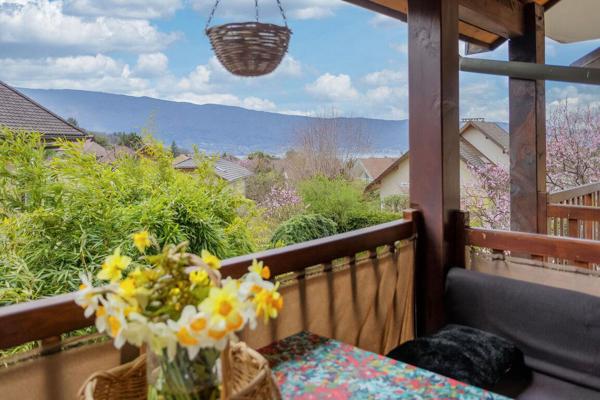 Duplex T3 avec terrasse, vue château – Menthon-Saint-Bernard