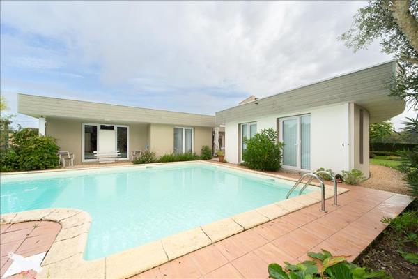 Maison à vendre |  La Lande-de-Fronsac |  5 pièces | 213 m²