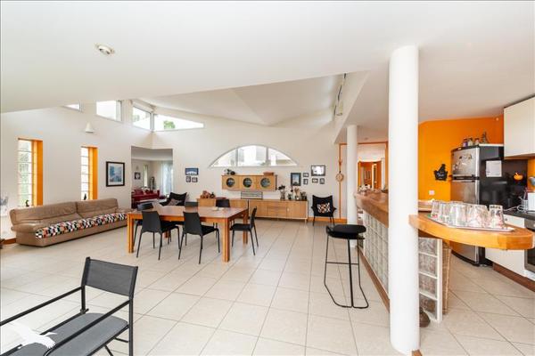 Maison à vendre |  La Lande-de-Fronsac |  5 pièces | 213 m²