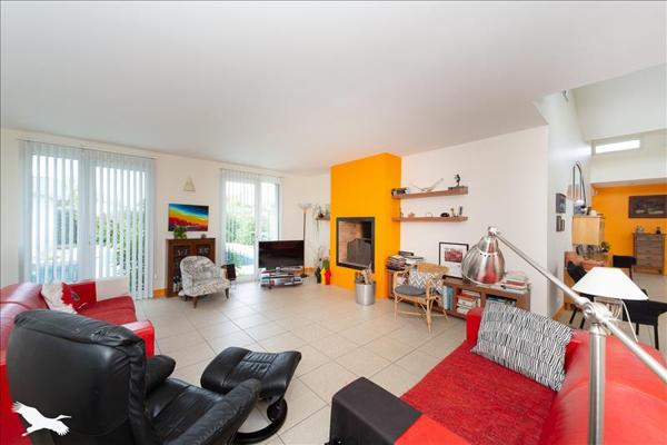 Maison à vendre |  La Lande-de-Fronsac |  5 pièces | 213 m²