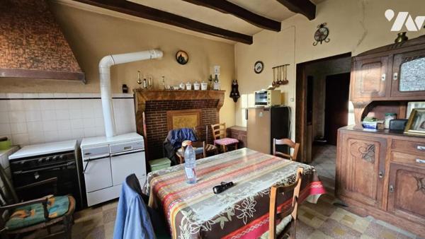 A vendre à VALENCE-EN-POITOU, VAUX  (86700)/ Une maison ancienne à restaurer 