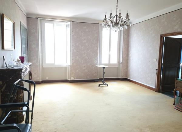 Grande maison de village 388 m² avec jardin – Centre Solliès-Pont