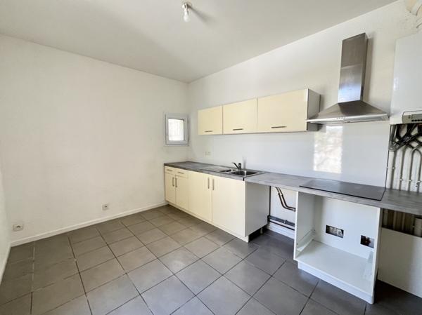Maison à louer 921 € CC Libourne 3 p 77 m² DPE D