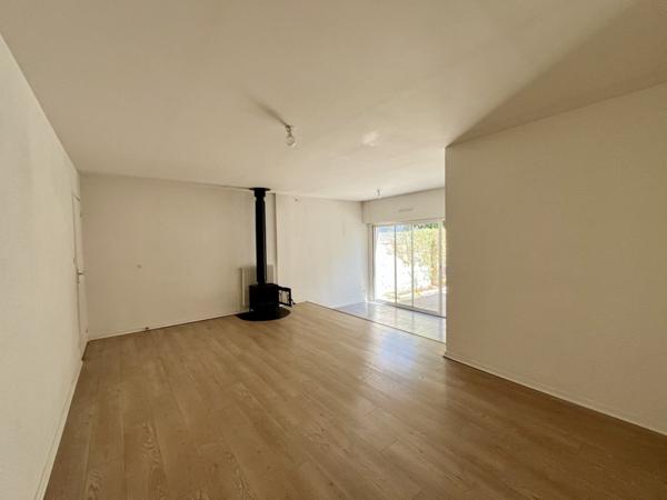 Maison à louer 921 € CC Libourne 3 p 77 m² DPE D