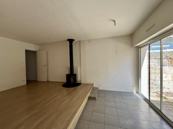 Maison à louer 921 € CC Libourne 3 p 77 m² DPE D