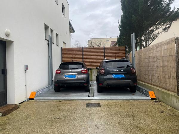 Garage/Parking