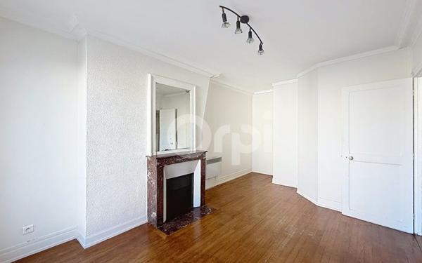 Appartement à vendre    2 pièces • 39,82 m2 Paris 15