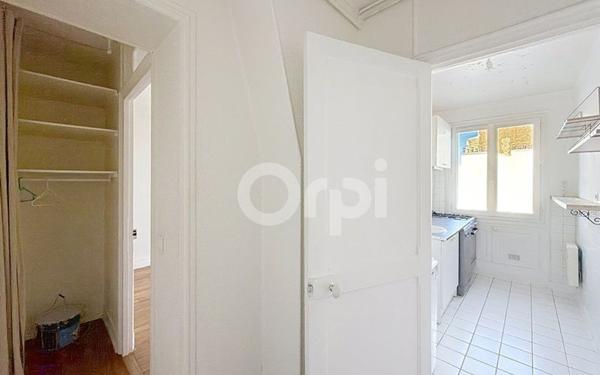 Appartement à vendre    2 pièces • 39,82 m2 Paris 15