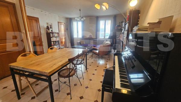 À SAISIR ! Grande Villa traversantes T6 de 161 m² Entre le 4ème et 12ème secteur Montolivet, Chartre