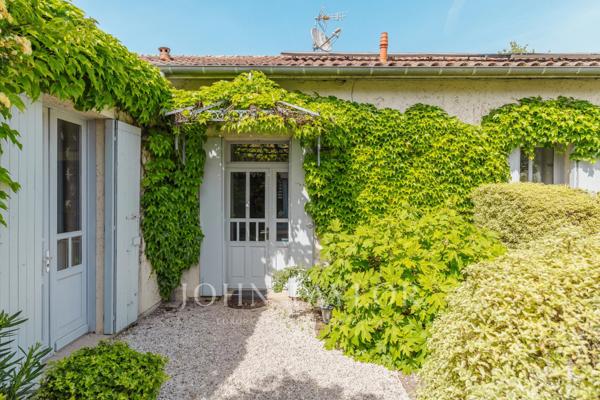 Maison familiale Gradignan - 5 chambres - dépendance - garage - piscine