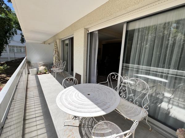 ROYAN - QUARTIER DU PARC - BEL APPARTEMENT T3 AVEC TERRASSE - 78 M² HABITABLES - 300 M PLAGE ET 200 M COMMERCE