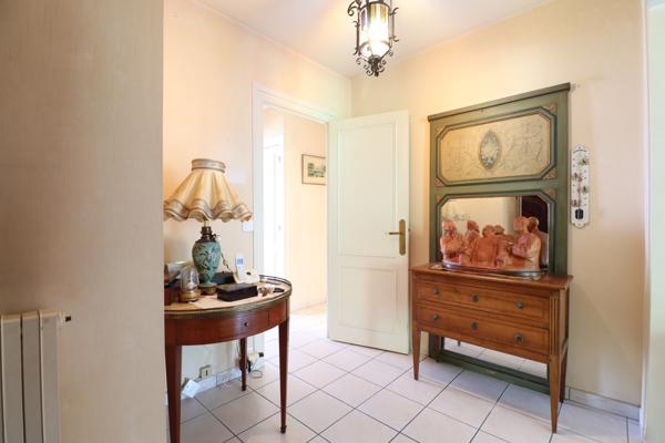 ROYAN - QUARTIER DU PARC - BEL APPARTEMENT T3 AVEC TERRASSE - 78 M² HABITABLES - 300 M PLAGE ET 200 M COMMERCE