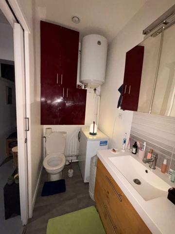 MONTREUIL, QUARTIER RECHERCHE DU BAS MONTREUIL, APPARTEMENT DIVISE EN 2 STUDIOS LOUES. IDEAL POUR INVESTISSEMENT LOCATIF!