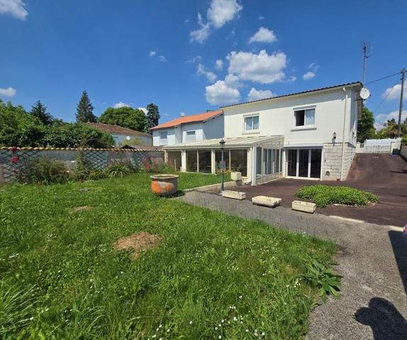 Maison à vendre |  Jonzac |  6 pièces | 179 m²