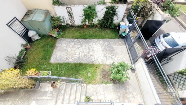 BOIS COLOMBES/ MAISON 4 P. 80 M² COUR