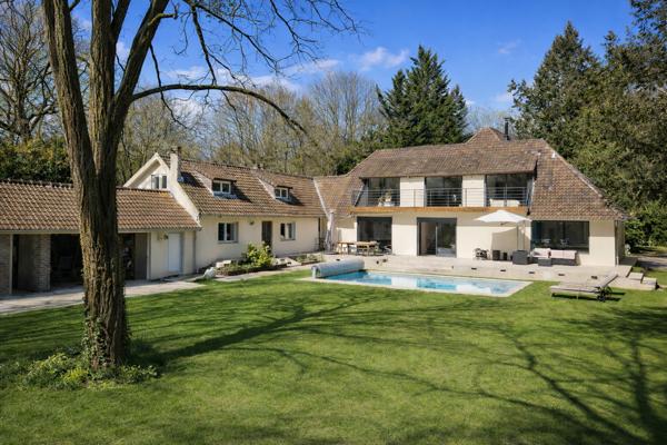 Lamorlaye, Maison- 10 pièces, 289 m² sur terrain de 2814 m², piscine