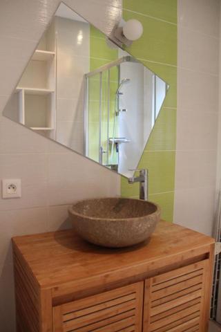 Appartement T3, 2 chambres Rue Copée  DPE D  60 m²  RDC surélevé investisseur primo accédant