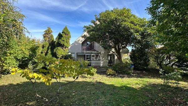 Luxury Properties - Maison d'Architecte à Vendre à Guyancourt - 7 pièces