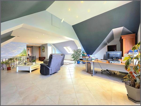 MAISON 306 M2 PISCINABLE 2312 M2 DE TERRAIN DIVISABLE