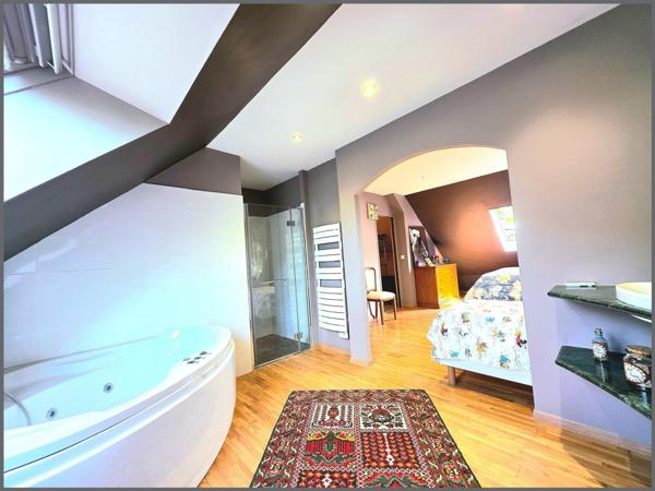 MAISON 306 M2 PISCINABLE 2312 M2 DE TERRAIN DIVISABLE