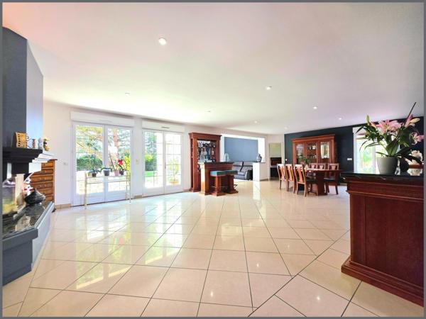 MAISON 306 M2 PISCINABLE 2312 M2 DE TERRAIN DIVISABLE