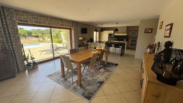À vendre - CARNAC - Maison lumineuse avec vue dégagée et piscine