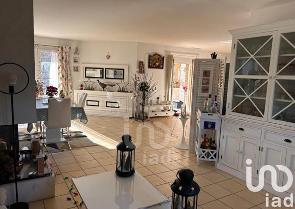 Maison 6 pièces de 127 m² à Aramon (30390)