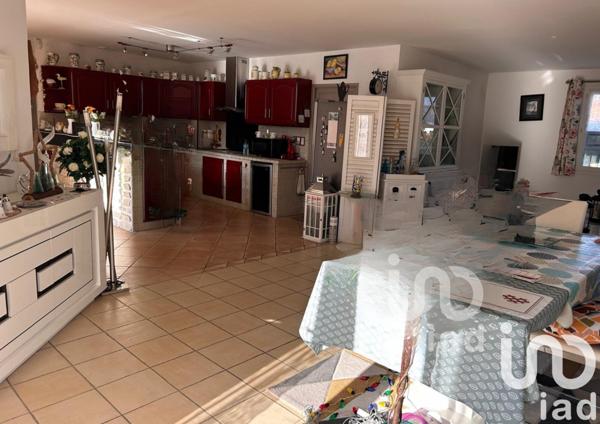 Maison 6 pièces de 127 m² à Aramon (30390)