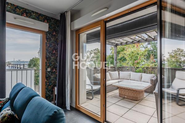 Appartement avec une terrasse et vue Fourvière dégagée- garage PMR + standard