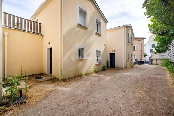 Vente                                                      Maison
                        
                     7 pièces                      140 m2                     à Villeurbanne