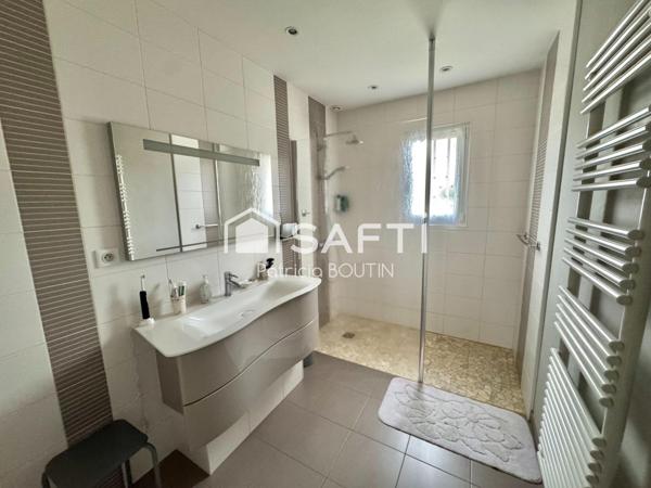 PLAIN PIED 4 CHAMBRES, DOUBLE GARAGE ET JARDIN A CHAURAY