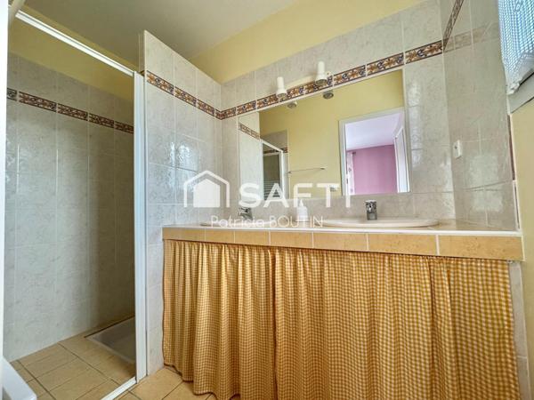 PLAIN PIED 4 CHAMBRES, DOUBLE GARAGE ET JARDIN A CHAURAY