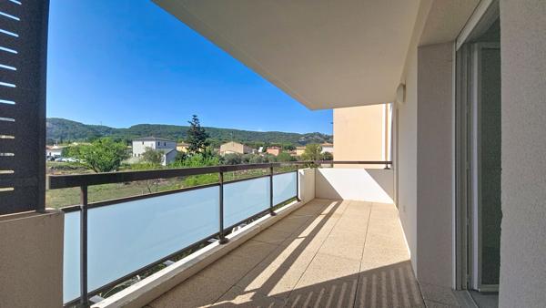 Superbe appartement 3 pièces à vendre à Châteauneuf-les-Martigues, dernier étage avec terrasse ensoleillée