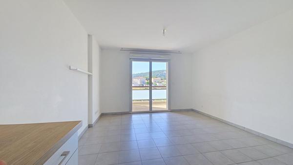 Superbe appartement 3 pièces à vendre à Châteauneuf-les-Martigues, dernier étage avec terrasse ensoleillée