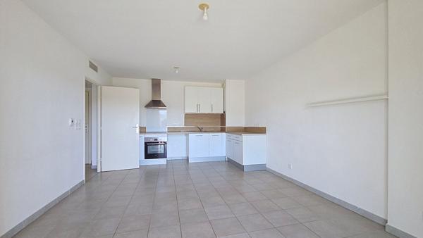 Superbe appartement 3 pièces à vendre à Châteauneuf-les-Martigues, dernier étage avec terrasse ensoleillée
