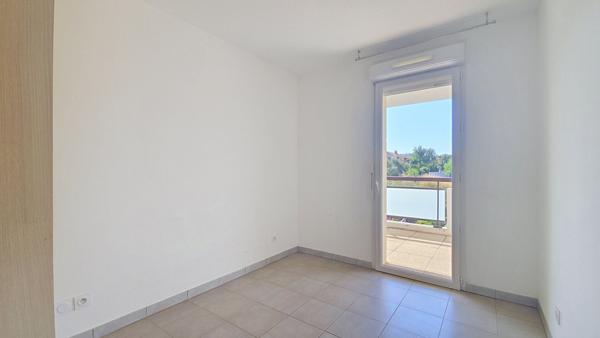 Superbe appartement 3 pièces à vendre à Châteauneuf-les-Martigues, dernier étage avec terrasse ensoleillée