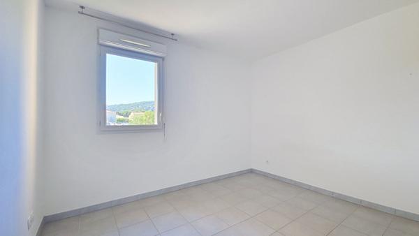 Superbe appartement 3 pièces à vendre à Châteauneuf-les-Martigues, dernier étage avec terrasse ensoleillée