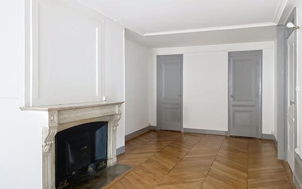 Appartement à vendre    2 pièces • 58 m2 Lyon 1