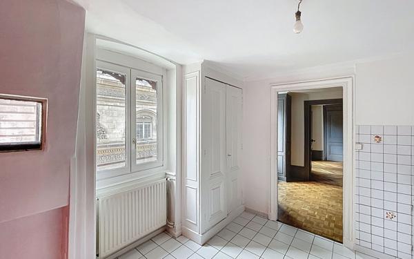 Appartement à vendre    2 pièces • 58 m2 Lyon 1