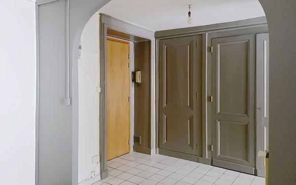 Appartement à vendre    2 pièces • 58 m2 Lyon 1