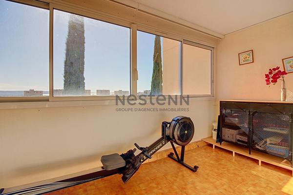 Vitrolles, grand T3/4 de 78 m² environ lumineux avec deux loggias, vue dégagée, cave et ascenseur