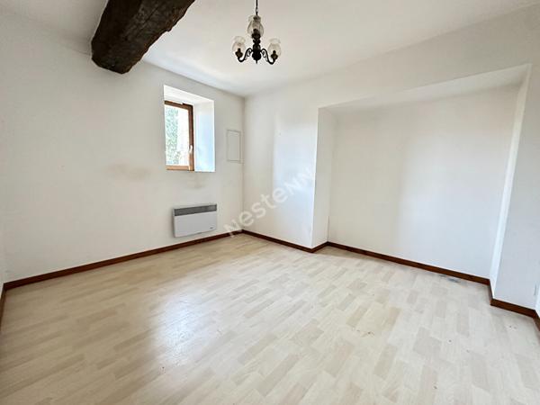 PONT PEAN - RENNES METROPOLE - LONGERE INDEPENDANTE EN PIERRES A RENOVER