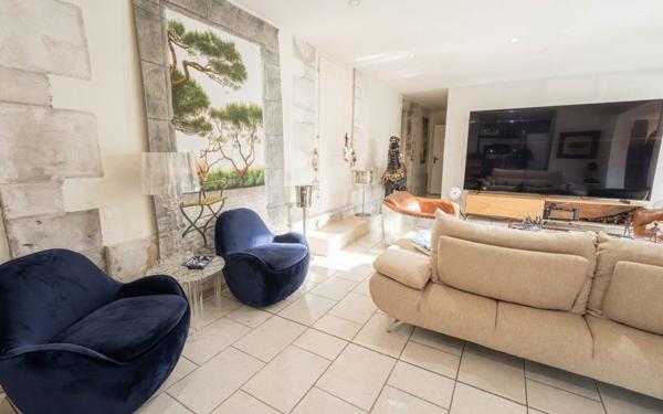 Appartement à vendre    4 pièces • 179,62 m2 Saint-Martin-de-Seignanx