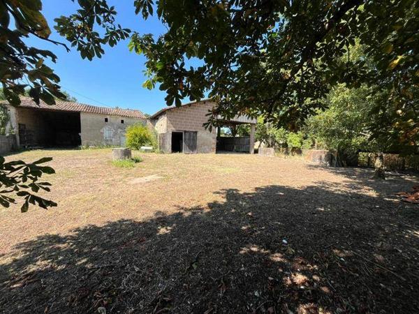 Grange à vendre 40 000 € Saint-Aubin-de-Blaye 200 m² DPE