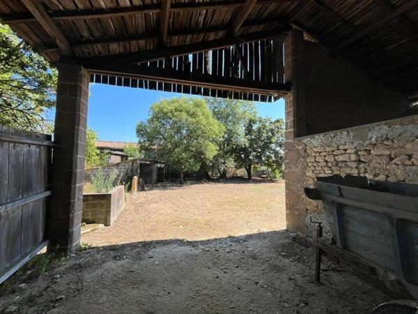 Grange à vendre 40 000 € Saint-Aubin-de-Blaye 200 m² DPE
