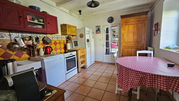 Maison en pierres, 4 chambres, au coeur du bourg des Sorinières avec dépendance 35 m2 - L'Agence Locale